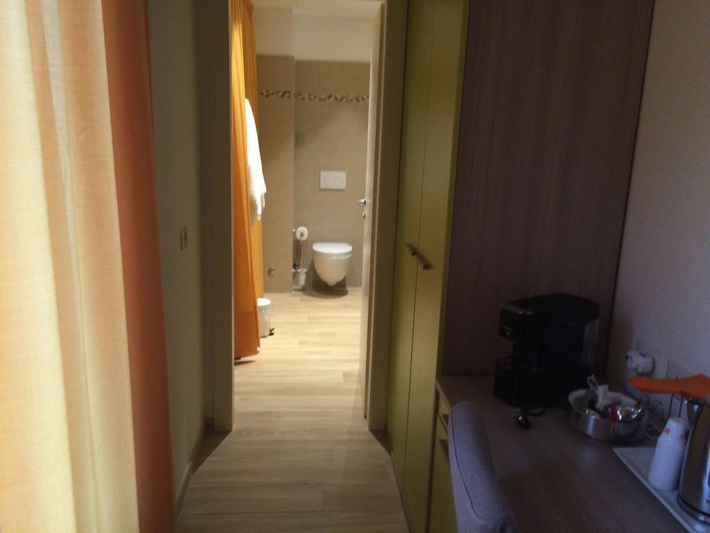 ホテルエンジョイ ミラノ 部屋 写真