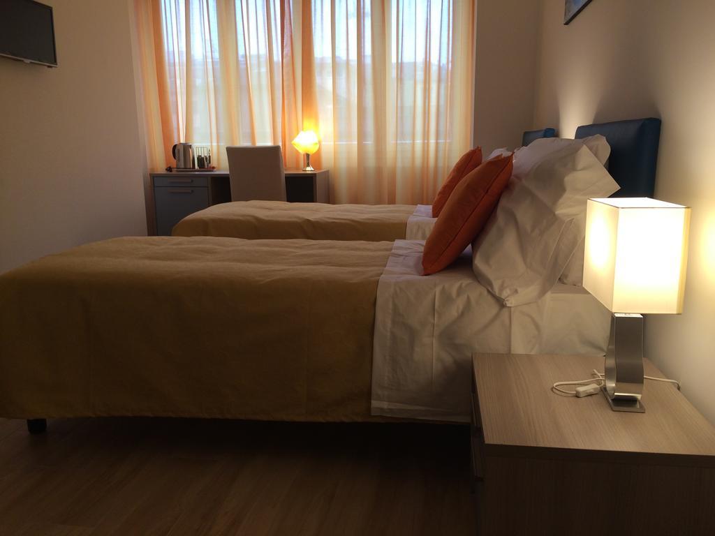 ホテルエンジョイ ミラノ 部屋 写真